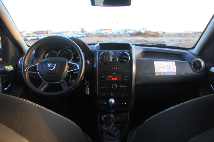 Dacia Duster 2017 model interior