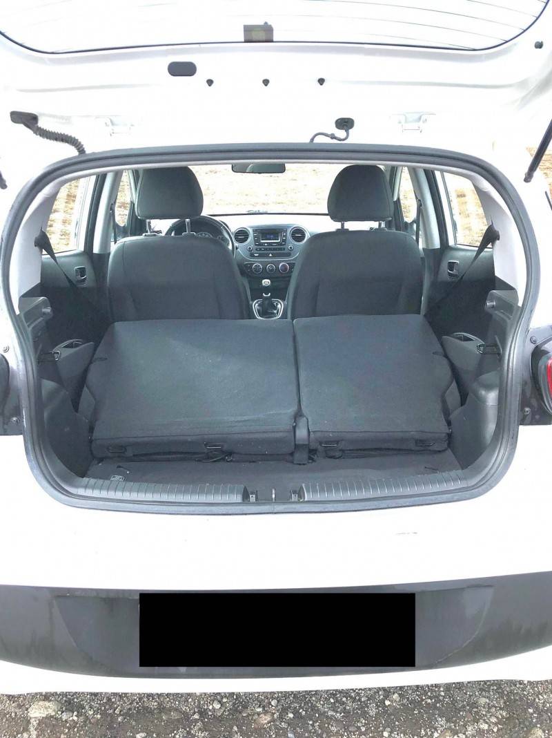 Hyundai i10 trunk size with back seats folded