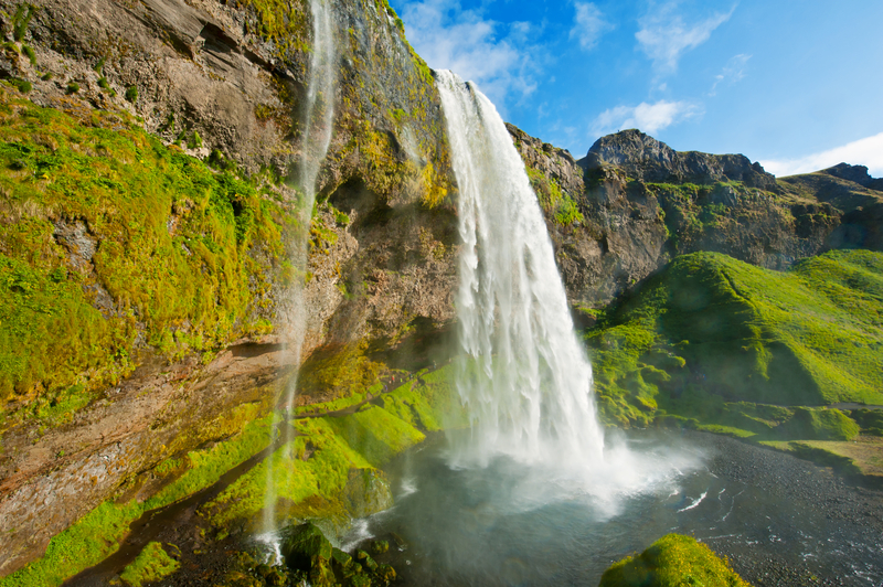 Seljalandsfoss-waterfall-on-the-south-coast-of-iceland-in-the-afternoon-sun
